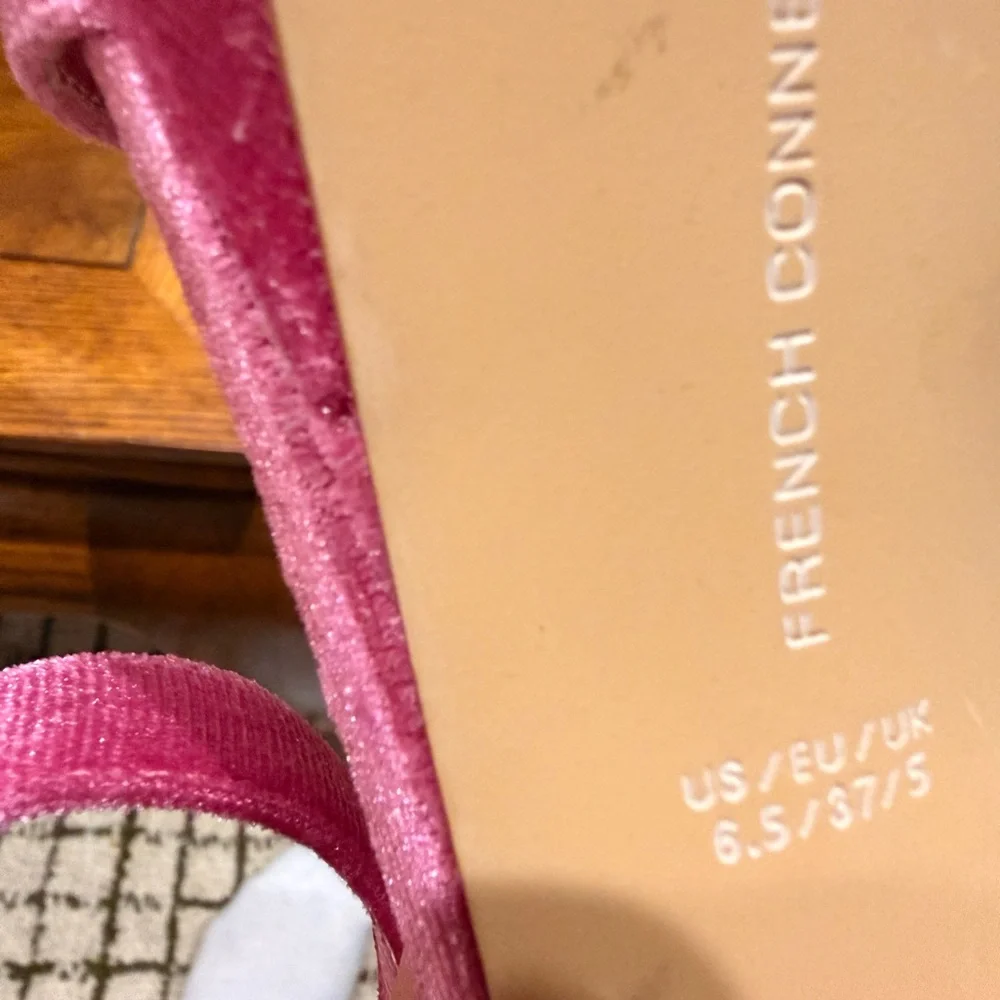 French Connection
Women's Taryn Slip-On Platform Sandals - Picture 6 of 8
